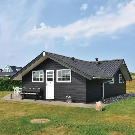 Holiday home Stunning In Ringkobing With Kitchen Sondervig