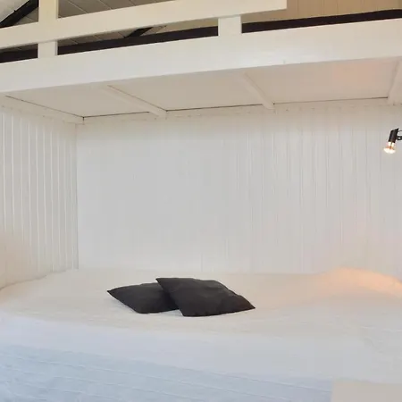 Holiday home Stunning In Ringkobing With Kitchen